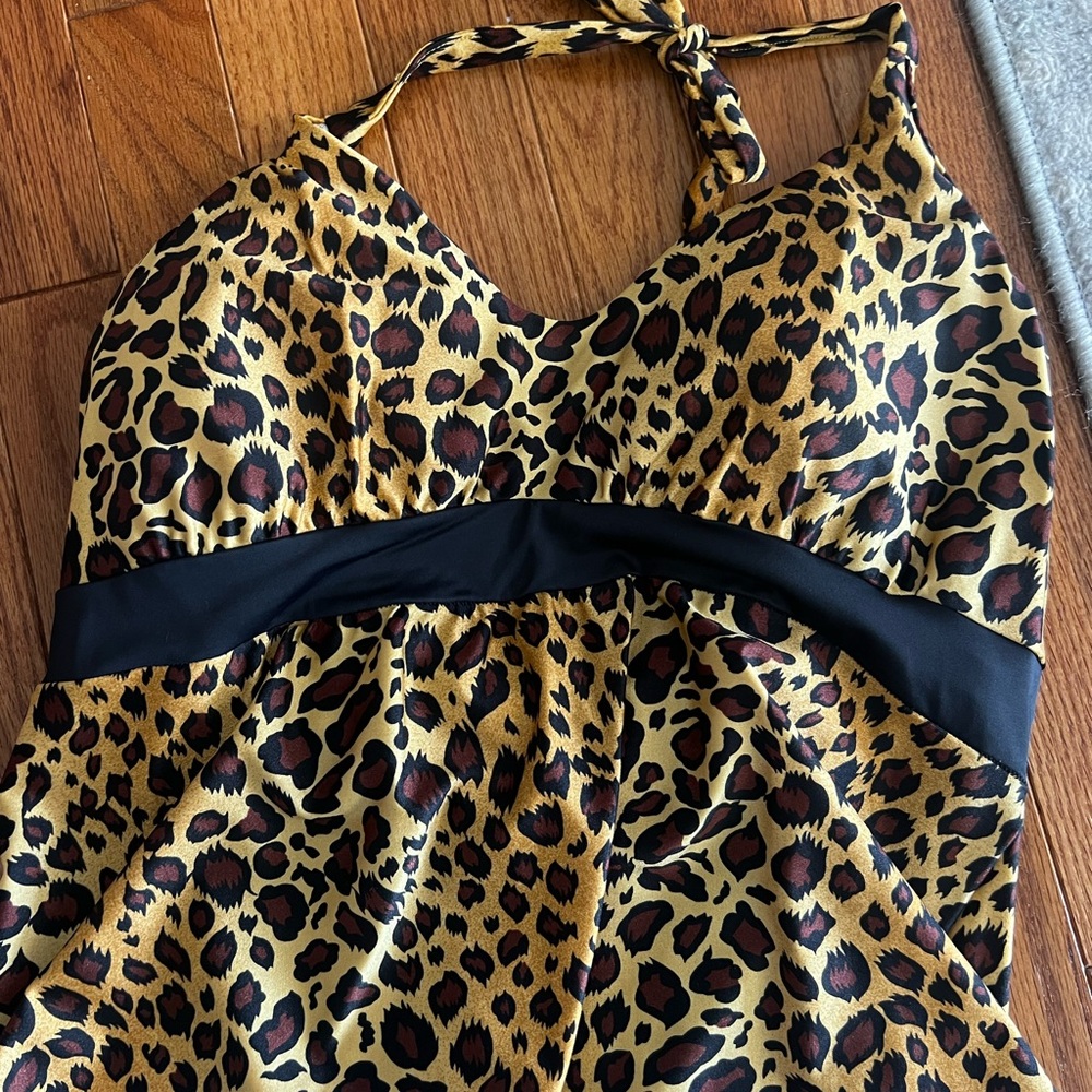 VENUS Brown and Black Leopard Print Swimwear